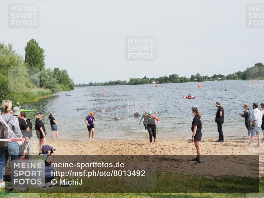 21.06.2025 - 27. Vierlanden-Triathlon MichiJ http://msf.ph/oto/8013492 15.06.2026 10:15:31 Schwimmen 508, 511, 542, 554, 613, 620, 631 meine-sportfotos.de