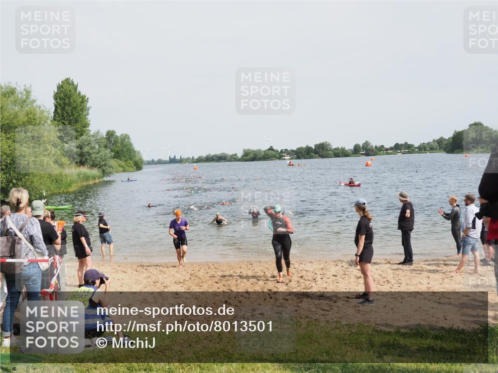 21.06.2025 - 27. Vierlanden-Triathlon MichiJ http://msf.ph/oto/8013501 15.06.2026 10:15:31 Schwimmen 508, 511, 542, 554, 613, 620, 631 meine-sportfotos.de