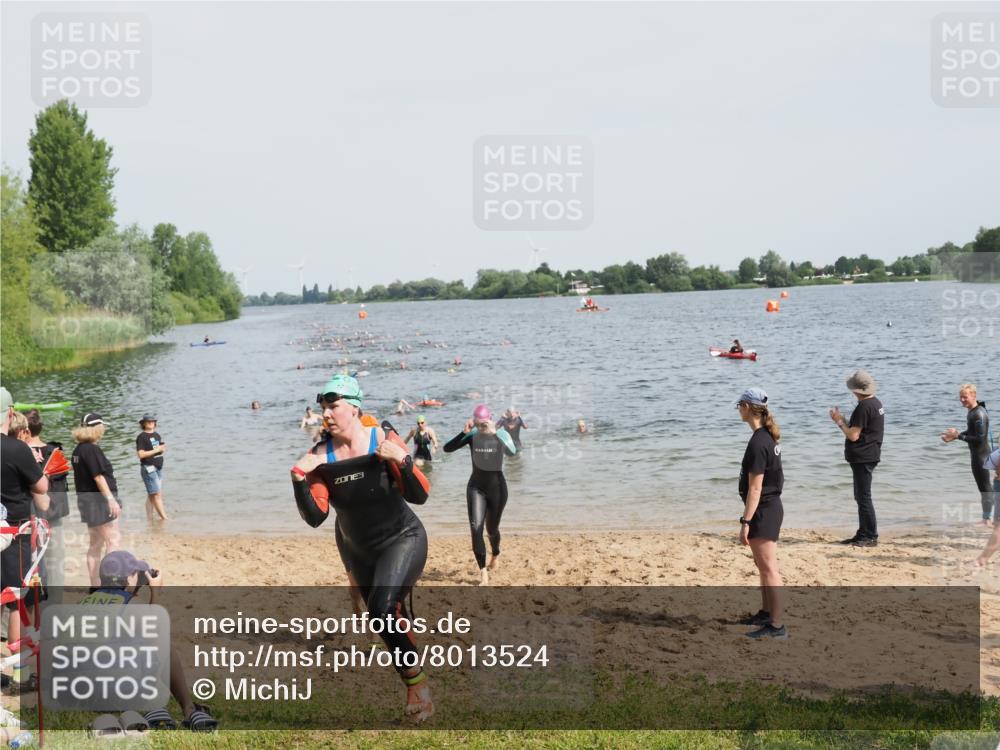 21.06.2025 - 27. Vierlanden-Triathlon MichiJ http://msf.ph/oto/8013524 15.06.2026 10:15:34 Schwimmen 508, 509, 511, 554, 620 meine-sportfotos.de