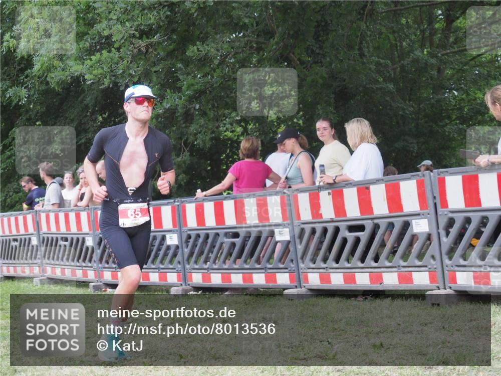 21.06.2025 - 27. Vierlanden-Triathlon KatJ http://msf.ph/oto/8013536 15.06.2025 13:10:58 Ziel 65, 797 meine-sportfotos.de