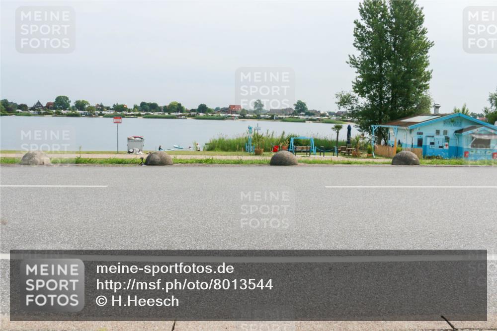 15.06.2025 - 27. Vierlanden-Triathlon H.Heesch http://msf.ph/oto/8013544 15.06.2025 11:08:43 Radfahren 163, 495, 581, 619 meine-sportfotos.de