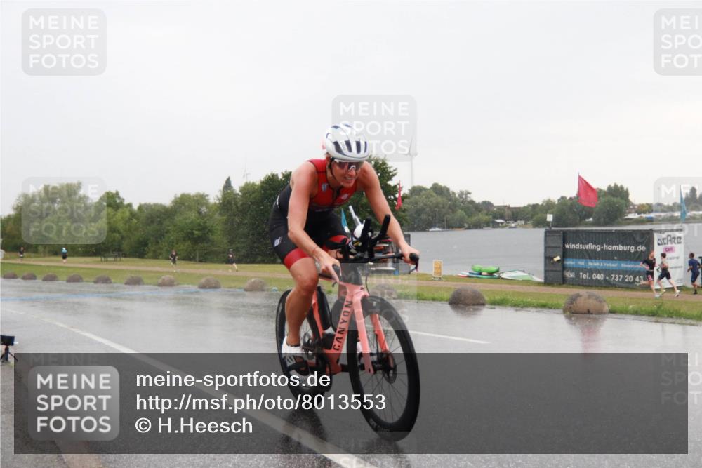 21.06.2025 - 27. Vierlanden-Triathlon H.Heesch http://msf.ph/oto/8013553 15.06.2025 13:41:50 Radfahren 1180, 1191 meine-sportfotos.de