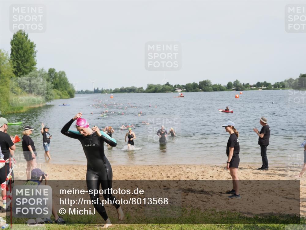21.06.2025 - 27. Vierlanden-Triathlon MichiJ http://msf.ph/oto/8013568 15.06.2026 10:15:36 Schwimmen 483, 508, 509, 511, 554, 564, 620 meine-sportfotos.de