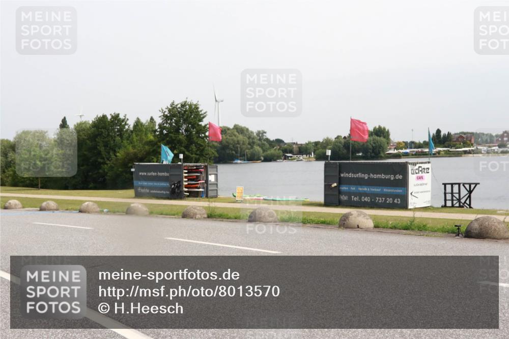 15.06.2025 - 27. Vierlanden-Triathlon H.Heesch http://msf.ph/oto/8013570 15.06.2025 11:09:06 Radfahren 208, 217, 641, 869 meine-sportfotos.de
