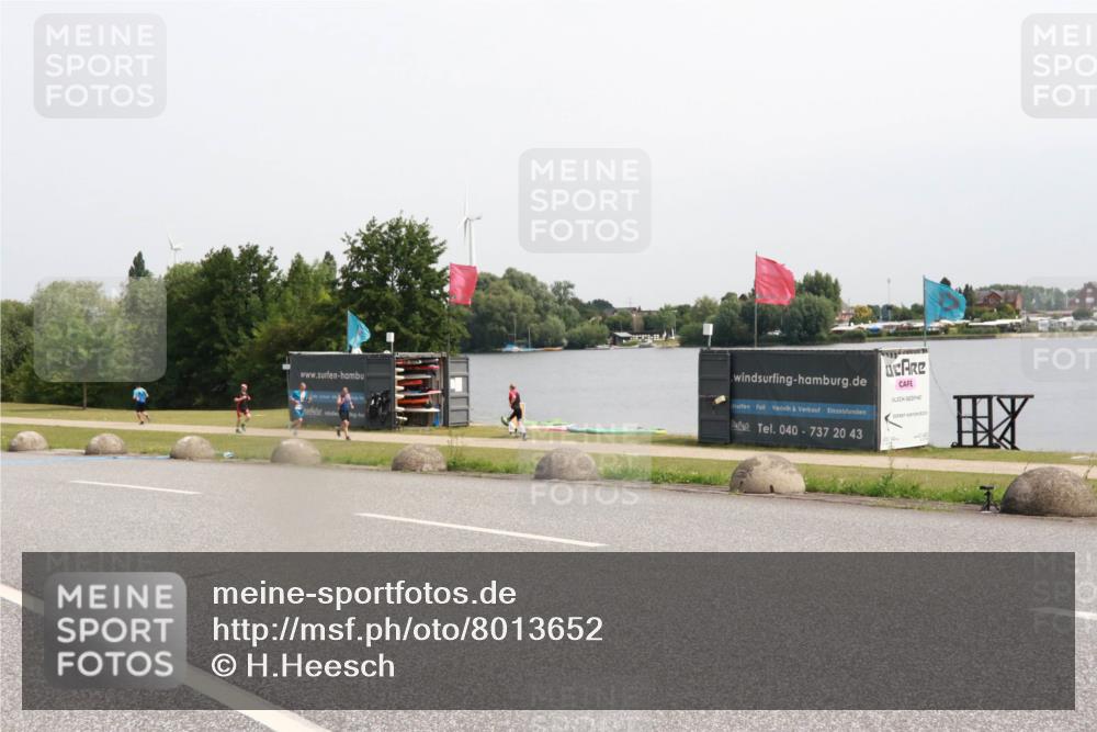 15.06.2025 - 27. Vierlanden-Triathlon H.Heesch http://msf.ph/oto/8013652 15.06.2025 11:09:48 Radfahren 563, 868 meine-sportfotos.de