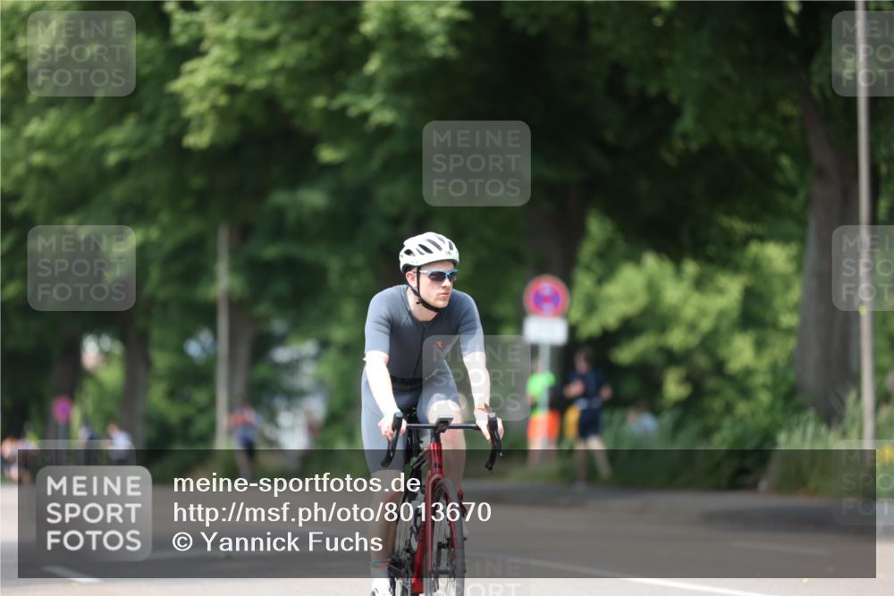 15.06.2025 - 7 Türme Triathlon Yannick Fuchs http://msf.ph/oto/8013670 15.06.2025 13:27:53 Radfahren 241, 673 meine-sportfotos.de
