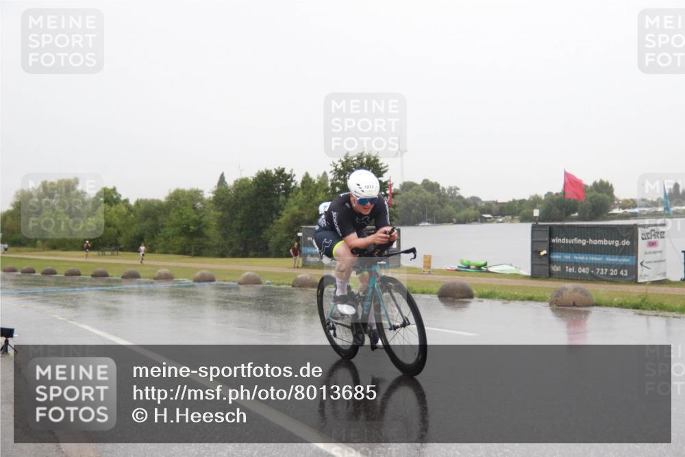 21.06.2025 - 27. Vierlanden-Triathlon H.Heesch http://msf.ph/oto/8013685 15.06.2025 13:47:02 Radfahren 1211, 1213 meine-sportfotos.de