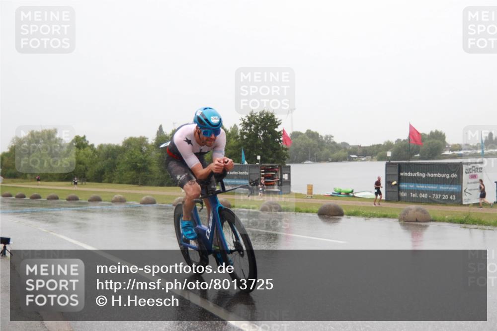 21.06.2025 - 27. Vierlanden-Triathlon H.Heesch http://msf.ph/oto/8013725 15.06.2025 13:48:46 Radfahren 1234, 1268 meine-sportfotos.de