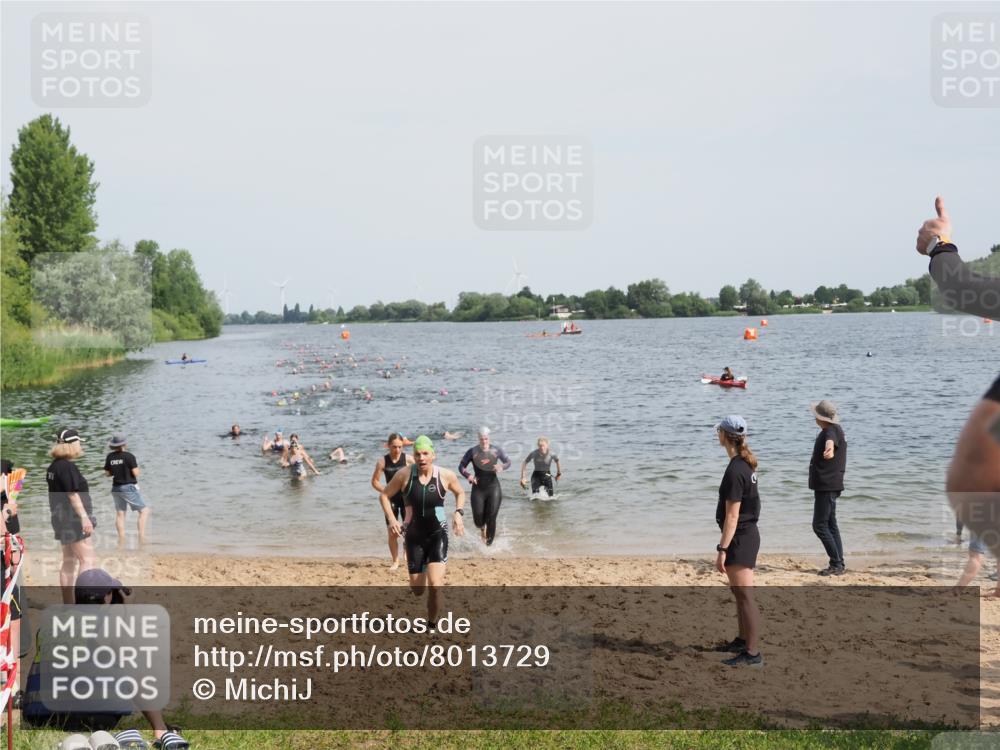 21.06.2025 - 27. Vierlanden-Triathlon MichiJ http://msf.ph/oto/8013729 15.06.2026 10:15:41 Schwimmen 483, 508, 509, 511, 564, 577, 590, 620 meine-sportfotos.de