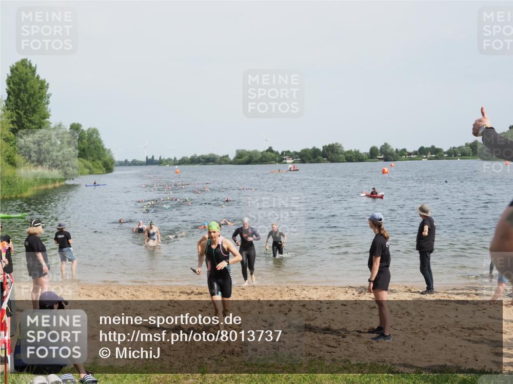 21.06.2025 - 27. Vierlanden-Triathlon MichiJ http://msf.ph/oto/8013737 15.06.2026 10:15:41 Schwimmen 483, 508, 509, 511, 564, 577, 590, 620 meine-sportfotos.de
