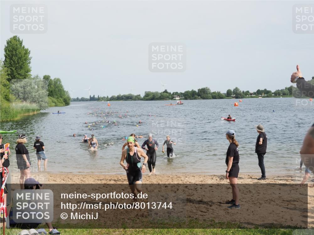 21.06.2025 - 27. Vierlanden-Triathlon MichiJ http://msf.ph/oto/8013744 15.06.2026 10:15:41 Schwimmen 483, 508, 509, 511, 564, 577, 590, 620 meine-sportfotos.de