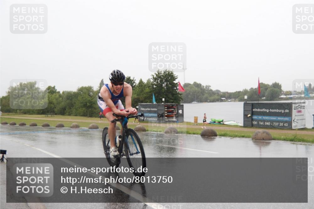 21.06.2025 - 27. Vierlanden-Triathlon H.Heesch http://msf.ph/oto/8013750 15.06.2025 13:50:20 Radfahren 1284 meine-sportfotos.de