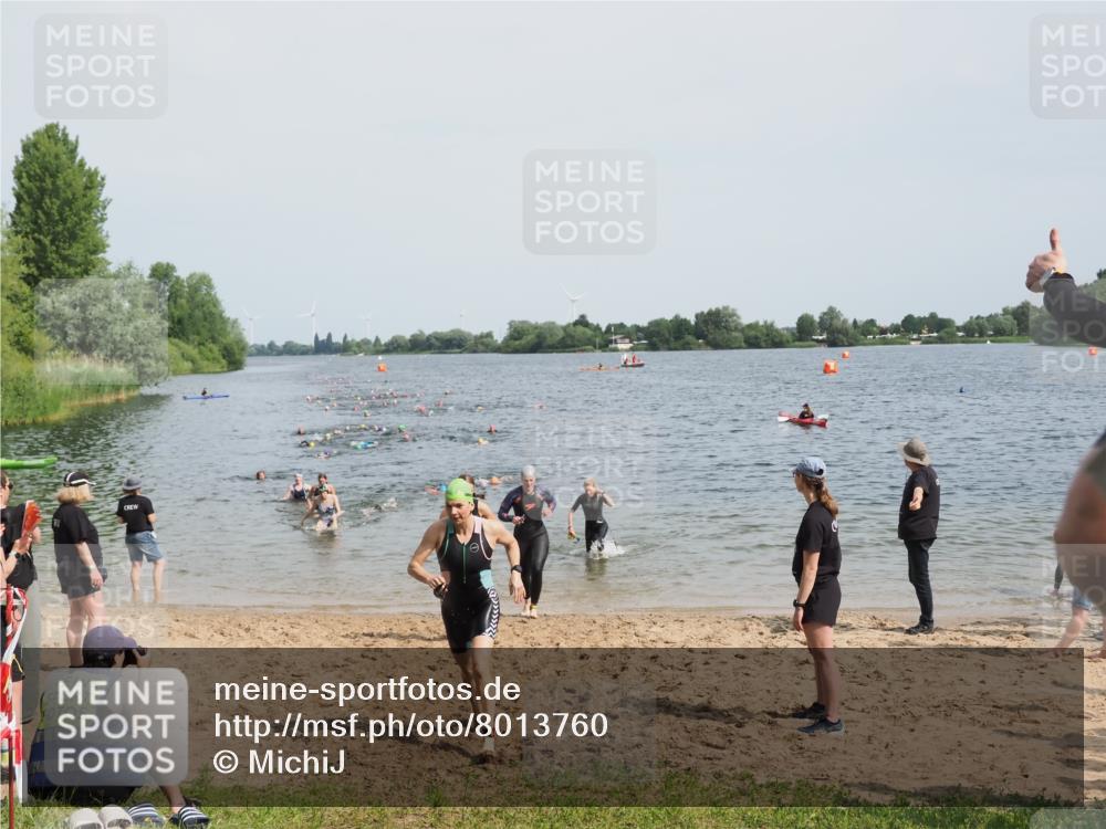 21.06.2025 - 27. Vierlanden-Triathlon MichiJ http://msf.ph/oto/8013760 15.06.2026 10:15:41 Schwimmen 483, 508, 509, 511, 564, 577, 590, 620 meine-sportfotos.de