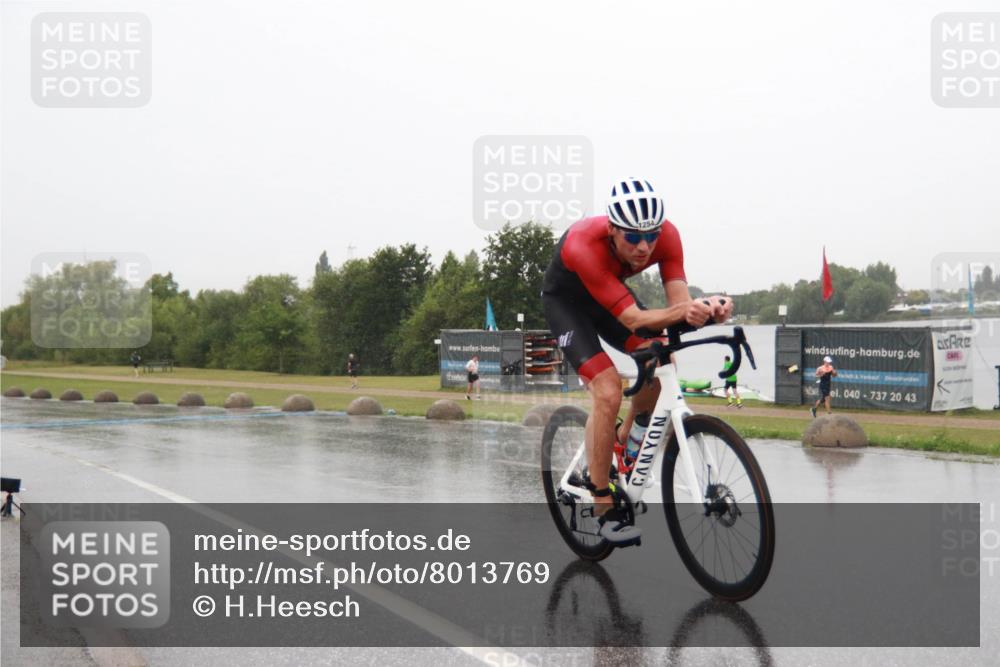 21.06.2025 - 27. Vierlanden-Triathlon H.Heesch http://msf.ph/oto/8013769 15.06.2025 13:51:02 Radfahren 1254 meine-sportfotos.de