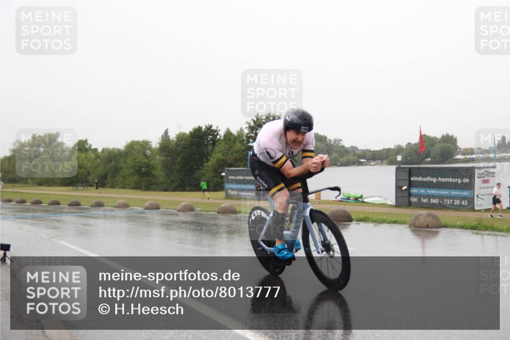 21.06.2025 - 27. Vierlanden-Triathlon H.Heesch http://msf.ph/oto/8013777 15.06.2025 13:51:11 Radfahren 1265, 1311 meine-sportfotos.de