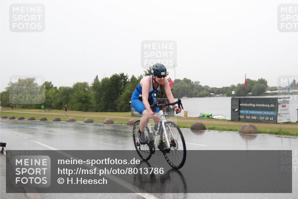 21.06.2025 - 27. Vierlanden-Triathlon H.Heesch http://msf.ph/oto/8013786 15.06.2025 13:51:24 Radfahren 1175, 1277 meine-sportfotos.de