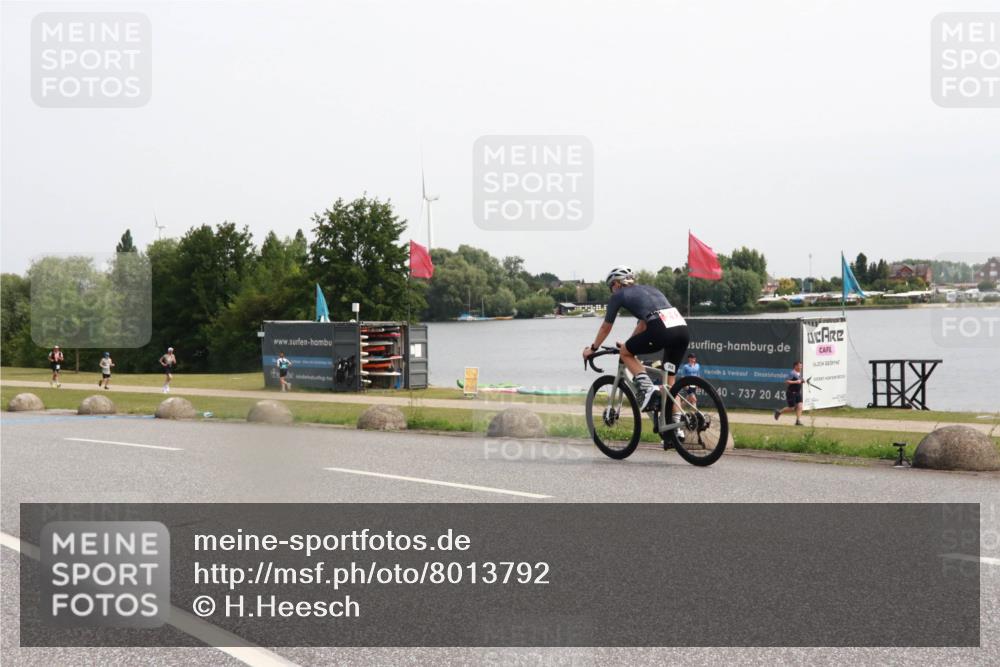 15.06.2025 - 27. Vierlanden-Triathlon H.Heesch http://msf.ph/oto/8013792 15.06.2025 11:11:50 Radfahren 602 meine-sportfotos.de