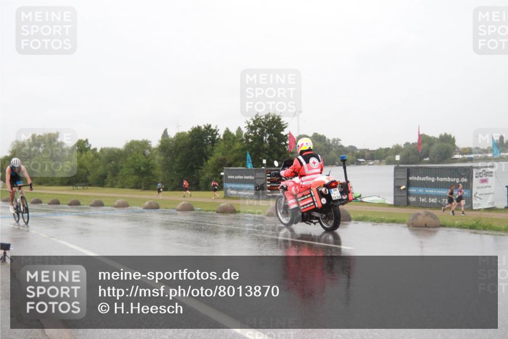 21.06.2025 - 27. Vierlanden-Triathlon H.Heesch http://msf.ph/oto/8013870 15.06.2025 13:55:54 Radfahren 1232 meine-sportfotos.de