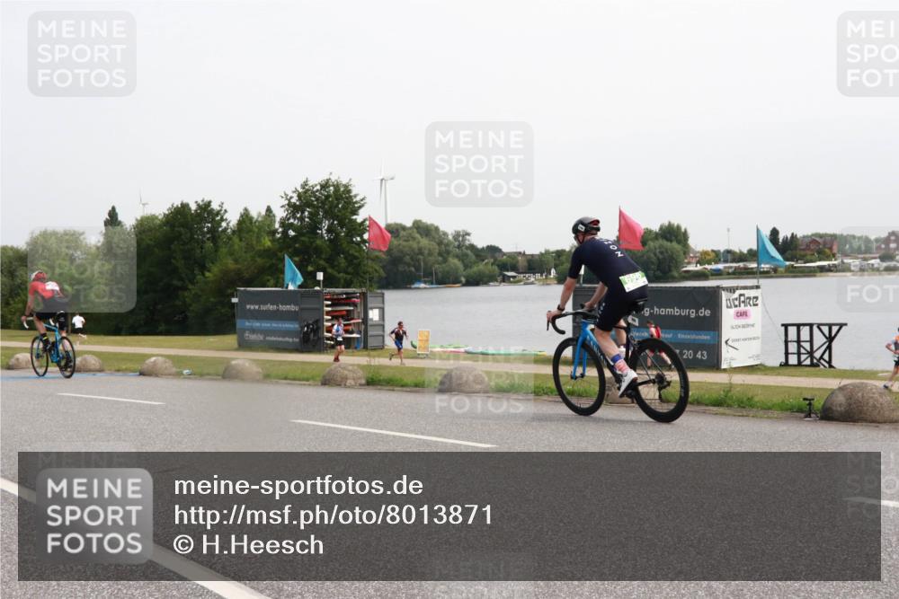 15.06.2025 - 27. Vierlanden-Triathlon H.Heesch http://msf.ph/oto/8013871 15.06.2025 11:12:32 Radfahren 82, 222, 637, 696, 699, 810 meine-sportfotos.de