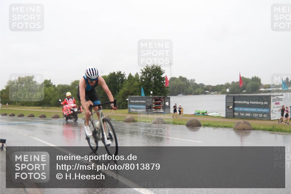 21.06.2025 - 27. Vierlanden-Triathlon H.Heesch http://msf.ph/oto/8013879 15.06.2025 13:55:55 Radfahren 1232 meine-sportfotos.de