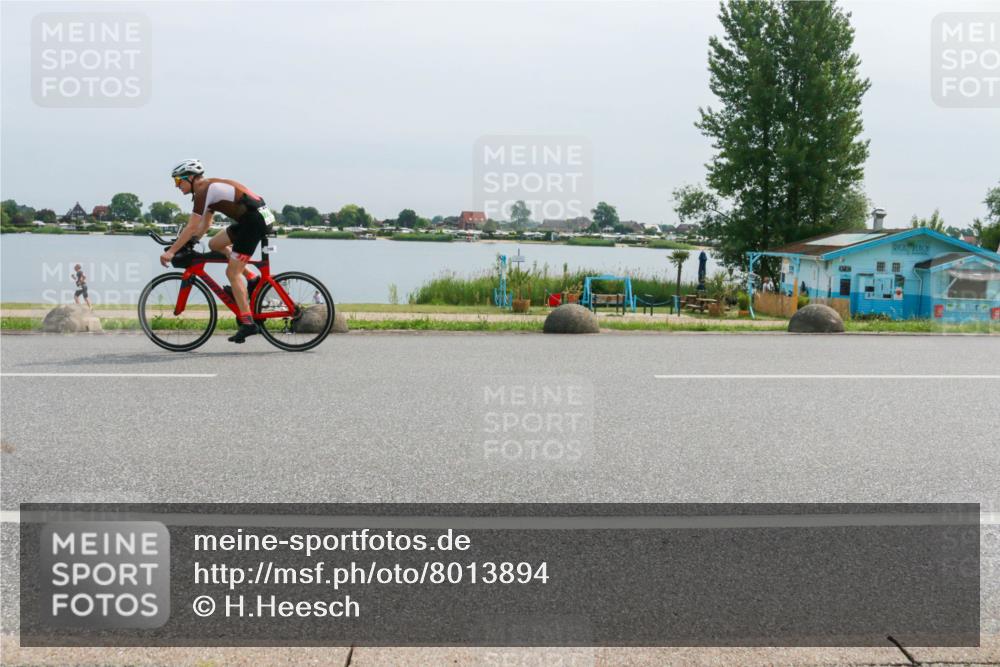 15.06.2025 - 27. Vierlanden-Triathlon H.Heesch http://msf.ph/oto/8013894 15.06.2025 11:09:13 Radfahren 32, 505, 708 meine-sportfotos.de