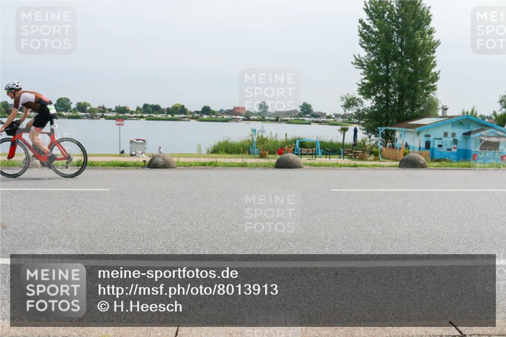 15.06.2025 - 27. Vierlanden-Triathlon H.Heesch http://msf.ph/oto/8013913 15.06.2025 11:09:13 Radfahren 32, 505, 708 meine-sportfotos.de