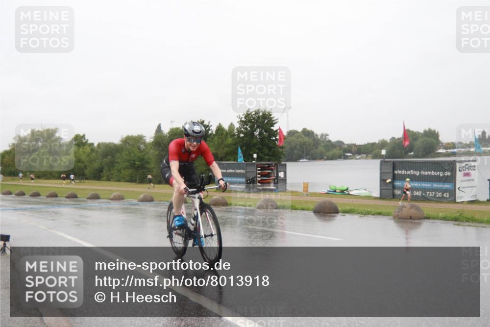 21.06.2025 - 27. Vierlanden-Triathlon H.Heesch http://msf.ph/oto/8013918 15.06.2025 13:56:21 Radfahren 1179 meine-sportfotos.de