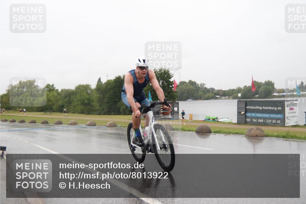 21.06.2025 - 27. Vierlanden-Triathlon H.Heesch http://msf.ph/oto/8013922 15.06.2025 13:56:24 Radfahren 1179, 1317 meine-sportfotos.de