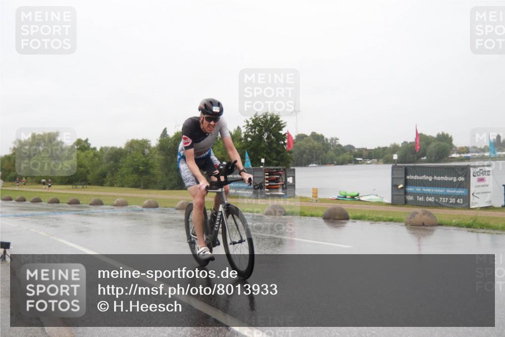 21.06.2025 - 27. Vierlanden-Triathlon H.Heesch http://msf.ph/oto/8013933 15.06.2025 13:56:31 Radfahren 1258, 1306 meine-sportfotos.de