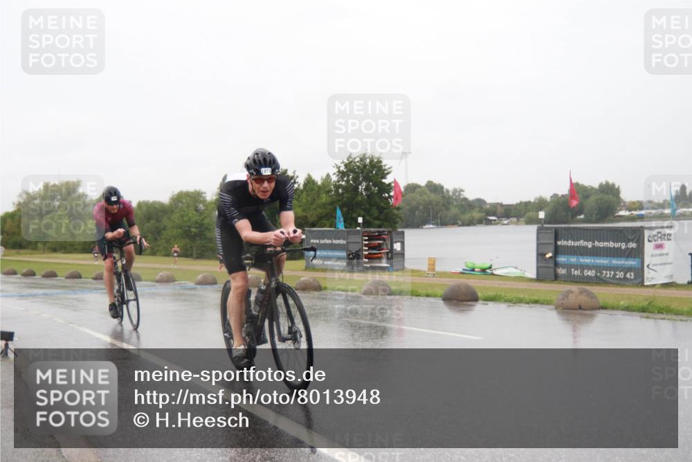 21.06.2025 - 27. Vierlanden-Triathlon H.Heesch http://msf.ph/oto/8013948 15.06.2025 13:56:41 Radfahren 1263, 1273, 1300 meine-sportfotos.de