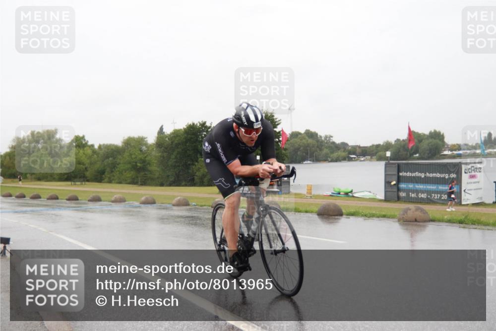 21.06.2025 - 27. Vierlanden-Triathlon H.Heesch http://msf.ph/oto/8013965 15.06.2025 13:57:08 Radfahren 1295 meine-sportfotos.de