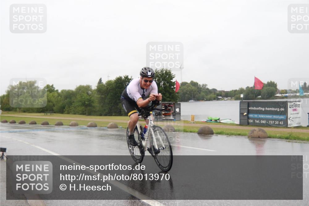 21.06.2025 - 27. Vierlanden-Triathlon H.Heesch http://msf.ph/oto/8013970 15.06.2025 13:57:15 Radfahren 1276 meine-sportfotos.de