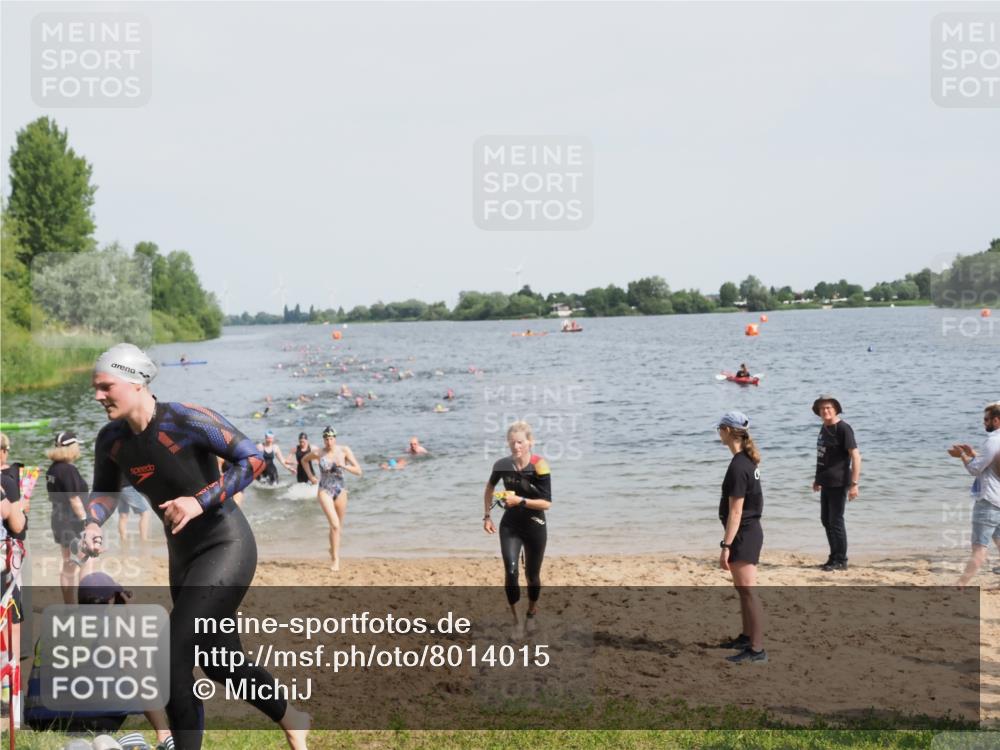 21.06.2025 - 27. Vierlanden-Triathlon MichiJ http://msf.ph/oto/8014015 15.06.2026 10:15:47 Schwimmen 483, 505, 509, 564, 577, 590, 630 meine-sportfotos.de