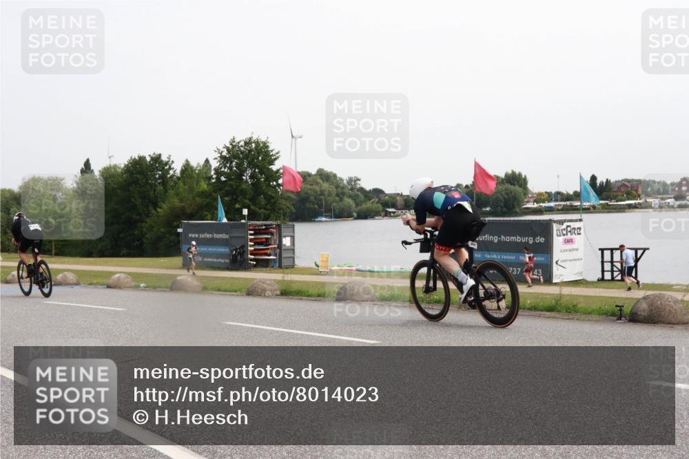 15.06.2025 - 27. Vierlanden-Triathlon H.Heesch http://msf.ph/oto/8014023 15.06.2025 11:13:48 Radfahren 734, 773, 859 meine-sportfotos.de