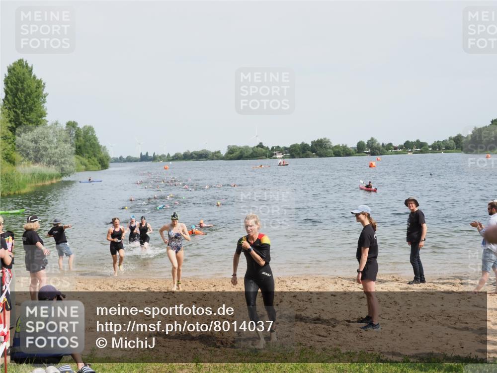 21.06.2025 - 27. Vierlanden-Triathlon MichiJ http://msf.ph/oto/8014037 15.06.2026 10:15:47 Schwimmen 483, 505, 509, 564, 577, 590, 630 meine-sportfotos.de