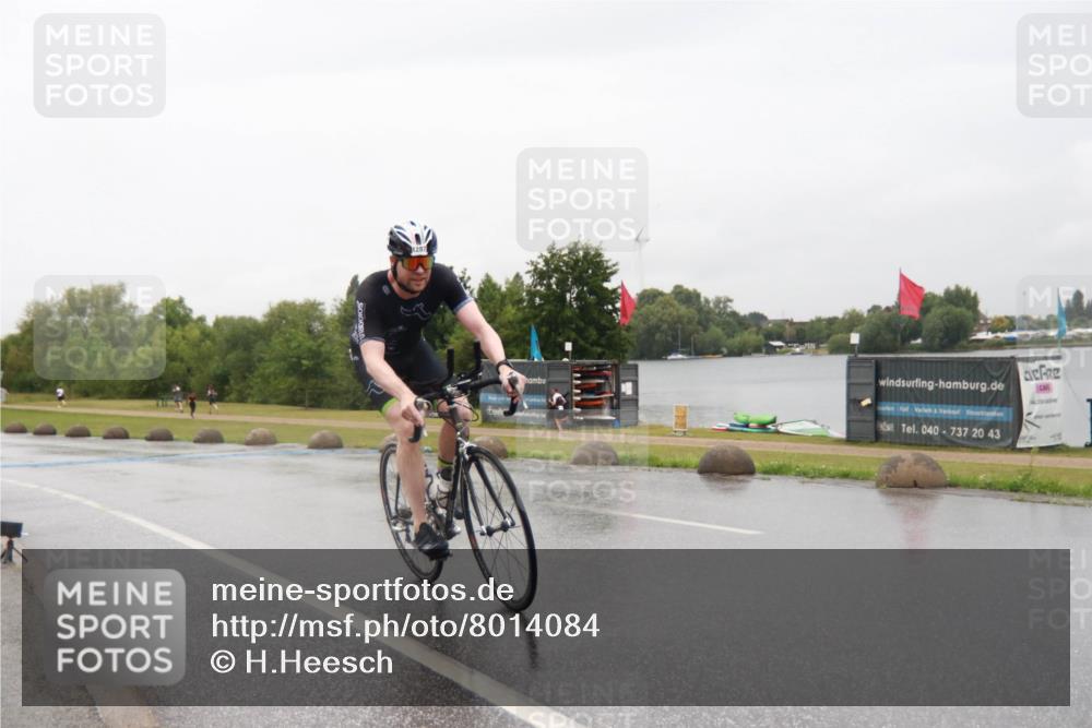 21.06.2025 - 27. Vierlanden-Triathlon H.Heesch http://msf.ph/oto/8014084 15.06.2025 14:00:33 Radfahren 1287 meine-sportfotos.de