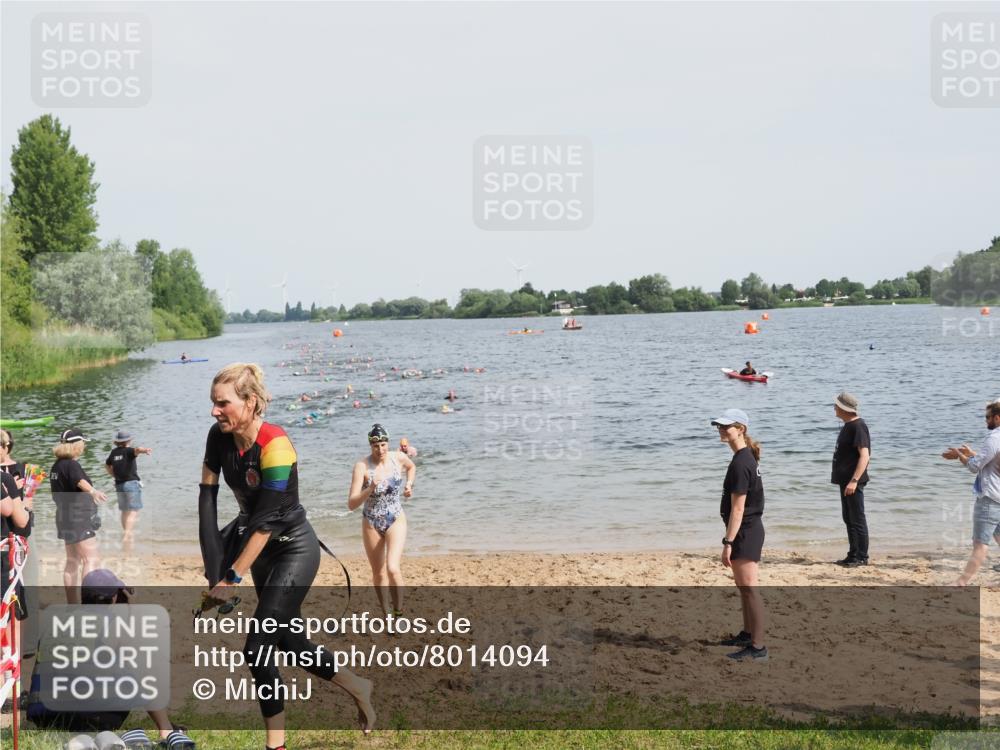21.06.2025 - 27. Vierlanden-Triathlon MichiJ http://msf.ph/oto/8014094 15.06.2026 10:15:48 Schwimmen 483, 505, 509, 564, 577, 590, 630 meine-sportfotos.de