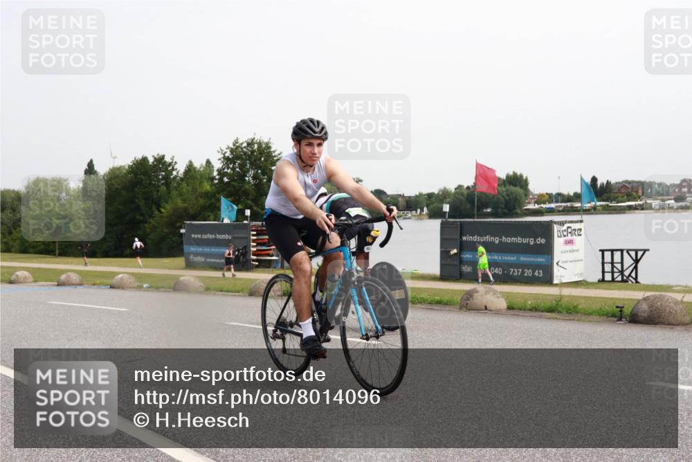 15.06.2025 - 27. Vierlanden-Triathlon H.Heesch http://msf.ph/oto/8014096 15.06.2025 11:14:32 Radfahren 19, 380, 663, 855 meine-sportfotos.de