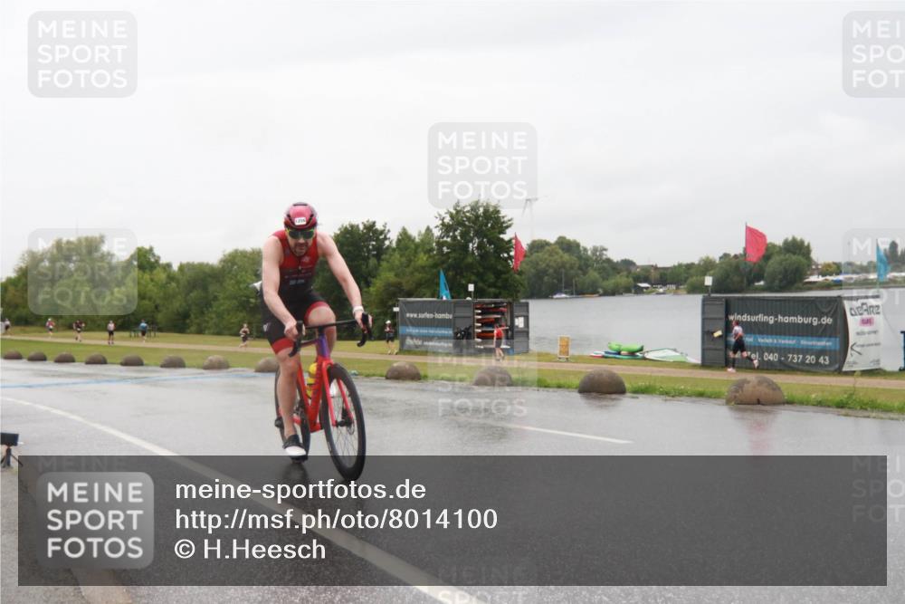 21.06.2025 - 27. Vierlanden-Triathlon H.Heesch http://msf.ph/oto/8014100 15.06.2025 14:01:03 Radfahren 1256, 1260 meine-sportfotos.de