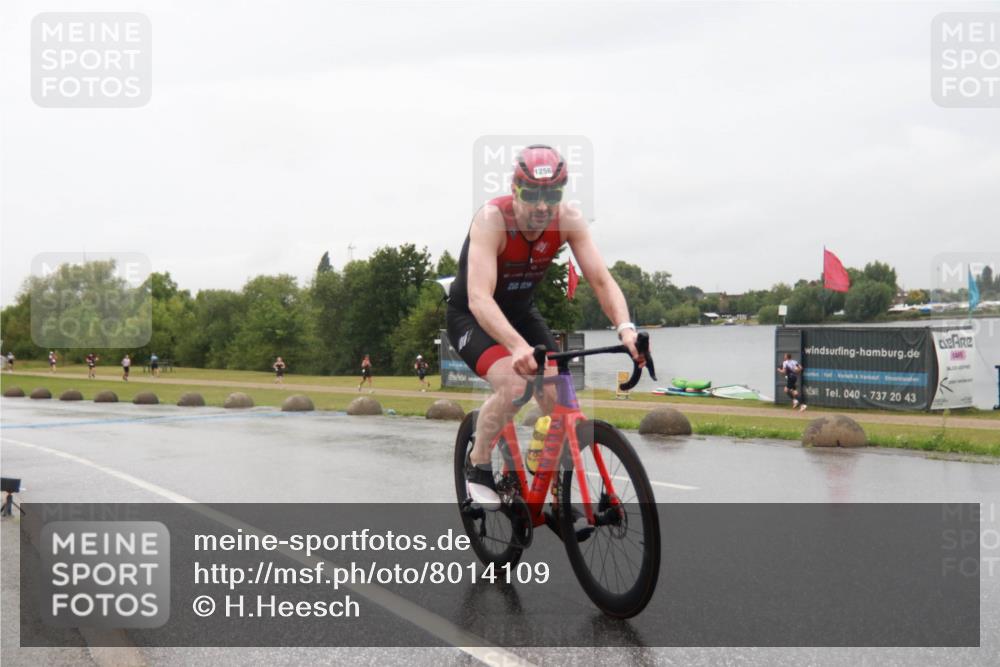 21.06.2025 - 27. Vierlanden-Triathlon H.Heesch http://msf.ph/oto/8014109 15.06.2025 14:01:03 Radfahren 1256, 1260 meine-sportfotos.de