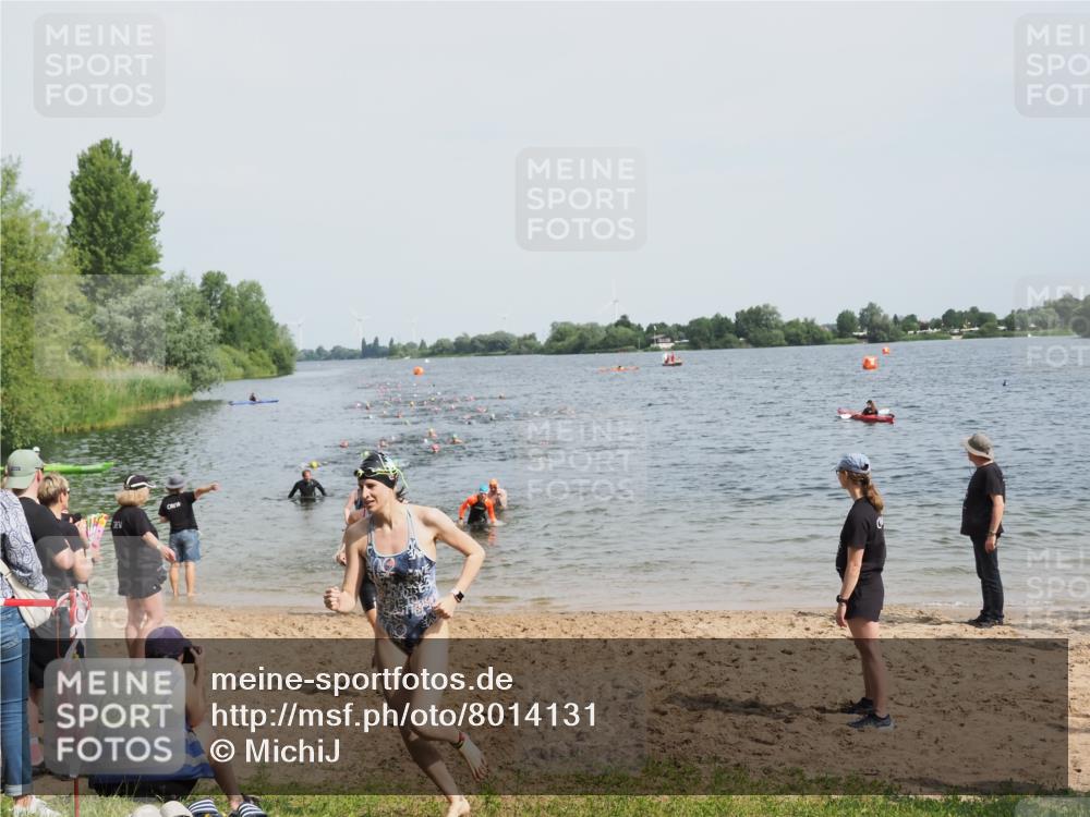 21.06.2025 - 27. Vierlanden-Triathlon MichiJ http://msf.ph/oto/8014131 15.06.2026 10:15:50 Schwimmen 483, 505, 564, 577, 590, 630 meine-sportfotos.de