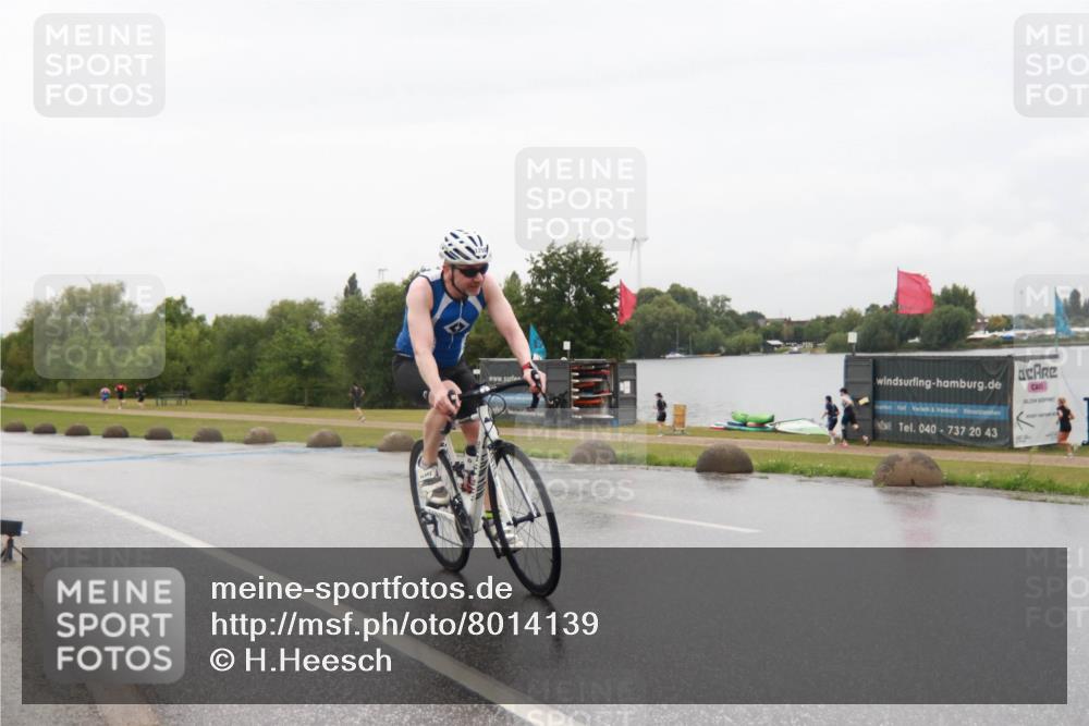21.06.2025 - 27. Vierlanden-Triathlon H.Heesch http://msf.ph/oto/8014139 15.06.2025 14:03:21 Radfahren 1250 meine-sportfotos.de