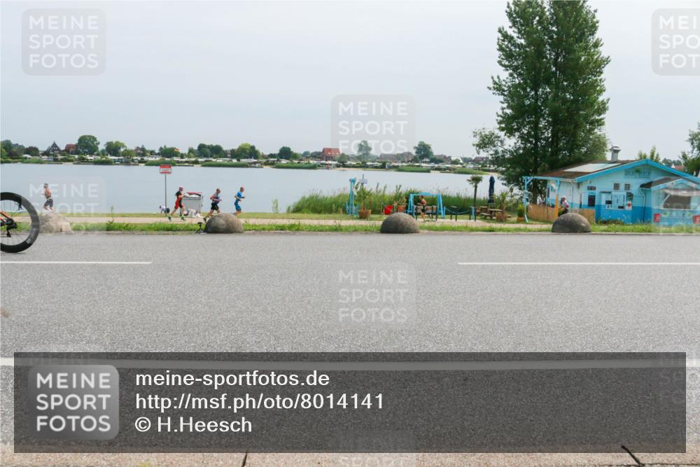 15.06.2025 - 27. Vierlanden-Triathlon H.Heesch http://msf.ph/oto/8014141 15.06.2025 11:09:59 Radfahren 694, 808 meine-sportfotos.de
