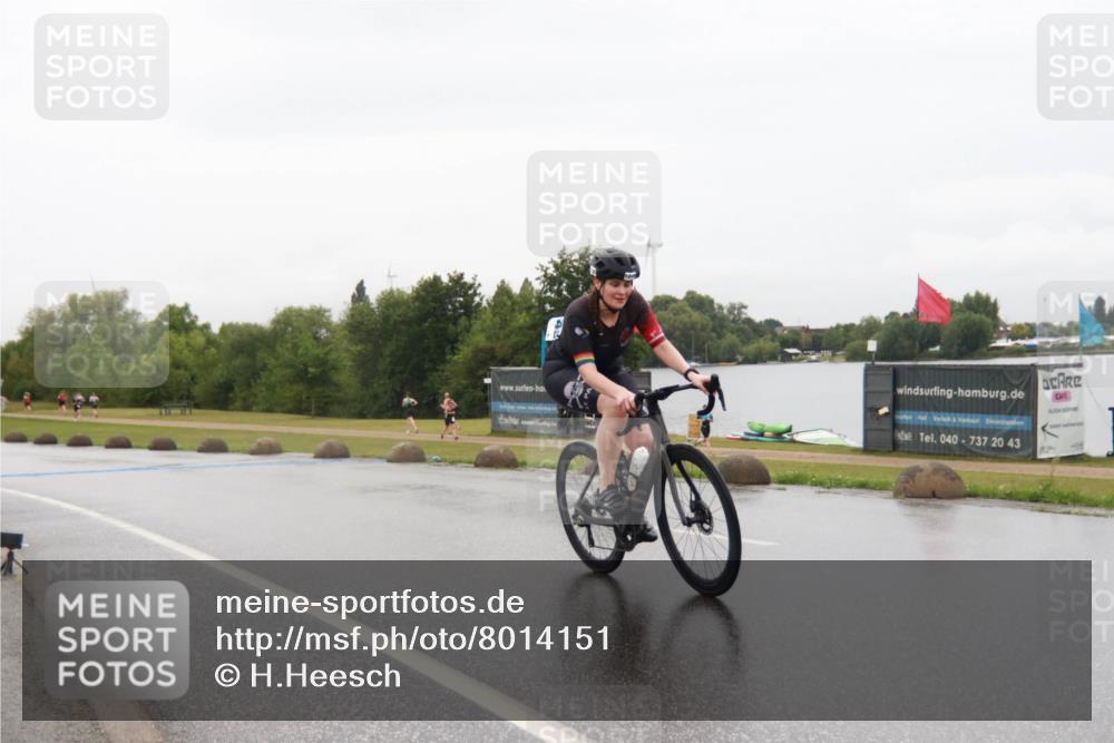 21.06.2025 - 27. Vierlanden-Triathlon H.Heesch http://msf.ph/oto/8014151 15.06.2025 14:04:07 Radfahren 1245 meine-sportfotos.de