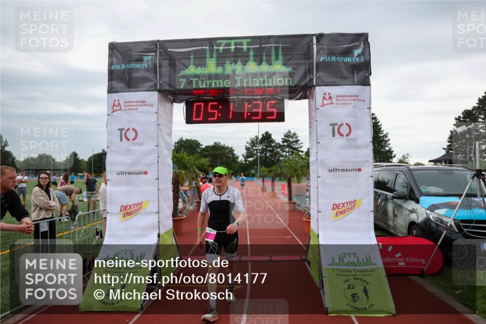 15.06.2025 - 7 Türme Triathlon Michael Strokosch http://msf.ph/oto/8014177 15.06.2025 15:11:35 Ziel 220 meine-sportfotos.de