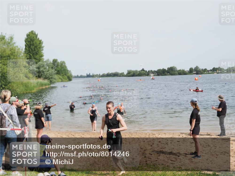 21.06.2025 - 27. Vierlanden-Triathlon MichiJ http://msf.ph/oto/8014246 15.06.2026 10:15:53 Schwimmen 505, 547, 577, 590, 606, 612, 630 meine-sportfotos.de