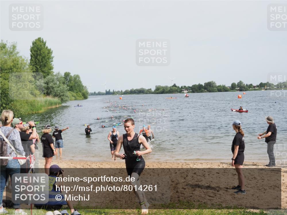 21.06.2025 - 27. Vierlanden-Triathlon MichiJ http://msf.ph/oto/8014261 15.06.2026 10:15:53 Schwimmen 505, 547, 577, 590, 606, 612, 630 meine-sportfotos.de
