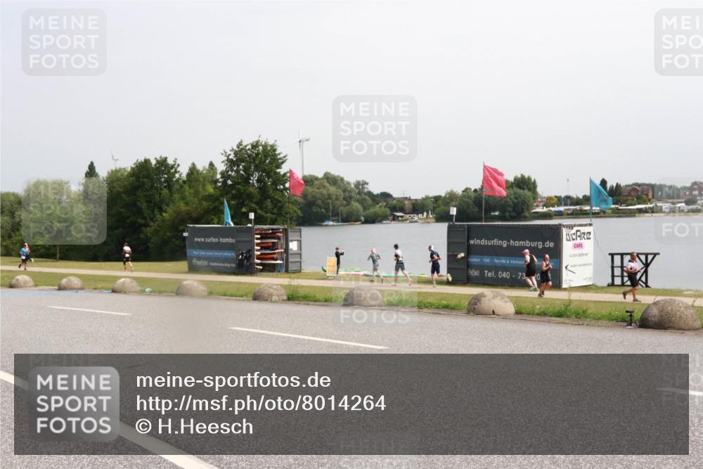 15.06.2025 - 27. Vierlanden-Triathlon H.Heesch http://msf.ph/oto/8014264 15.06.2025 11:16:03 Radfahren 820, 860 meine-sportfotos.de