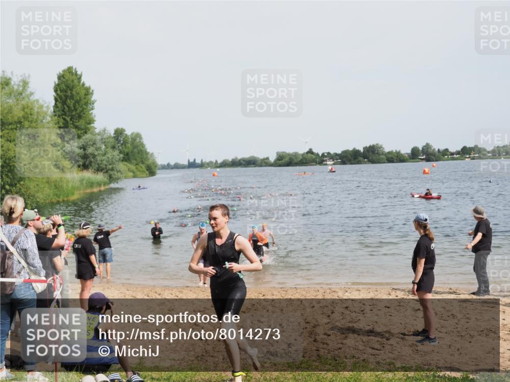 21.06.2025 - 27. Vierlanden-Triathlon MichiJ http://msf.ph/oto/8014273 15.06.2026 10:15:53 Schwimmen 505, 547, 577, 590, 606, 612, 630 meine-sportfotos.de