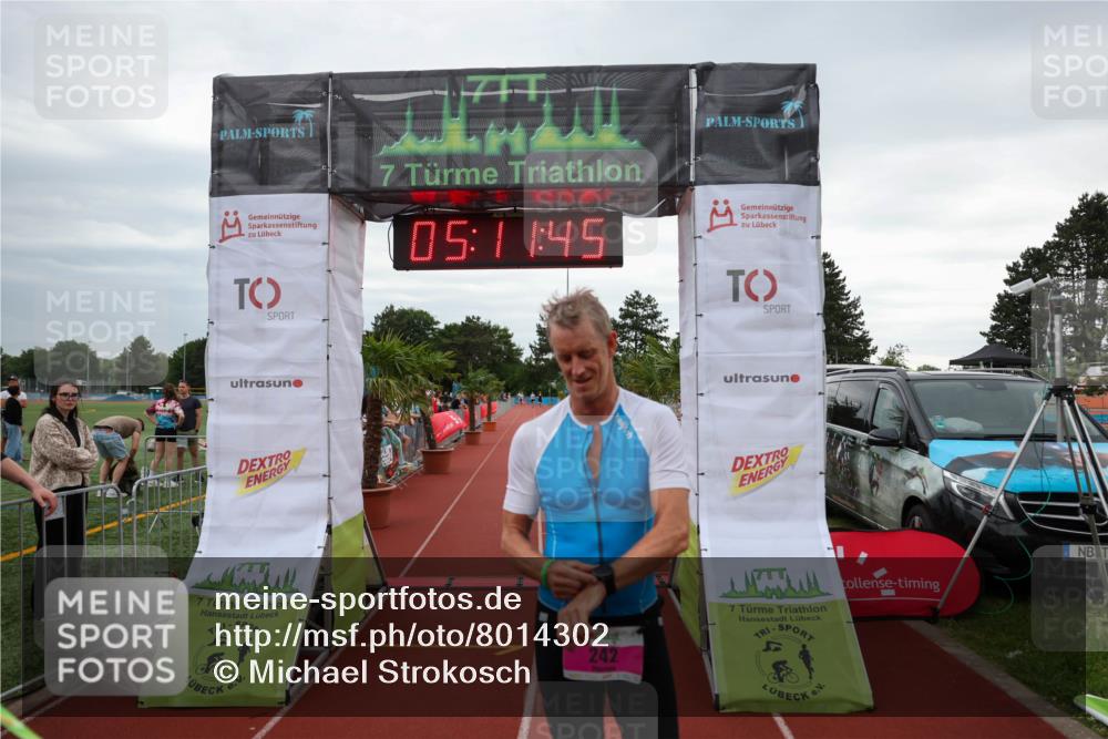 15.06.2025 - 7 Türme Triathlon Michael Strokosch http://msf.ph/oto/8014302 15.06.2025 15:11:45 Ziel 242 meine-sportfotos.de
